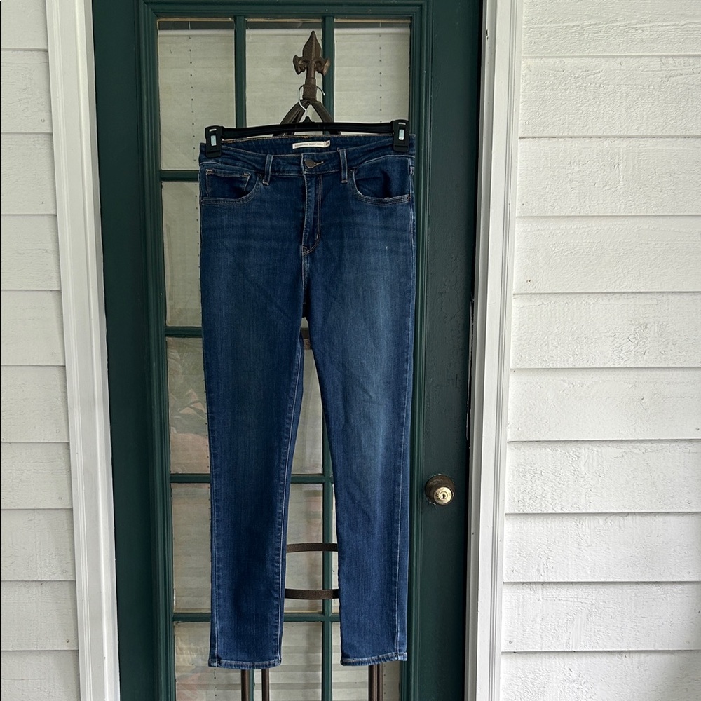 Levi’s 720 High Rise Skinny Jeans Size 28